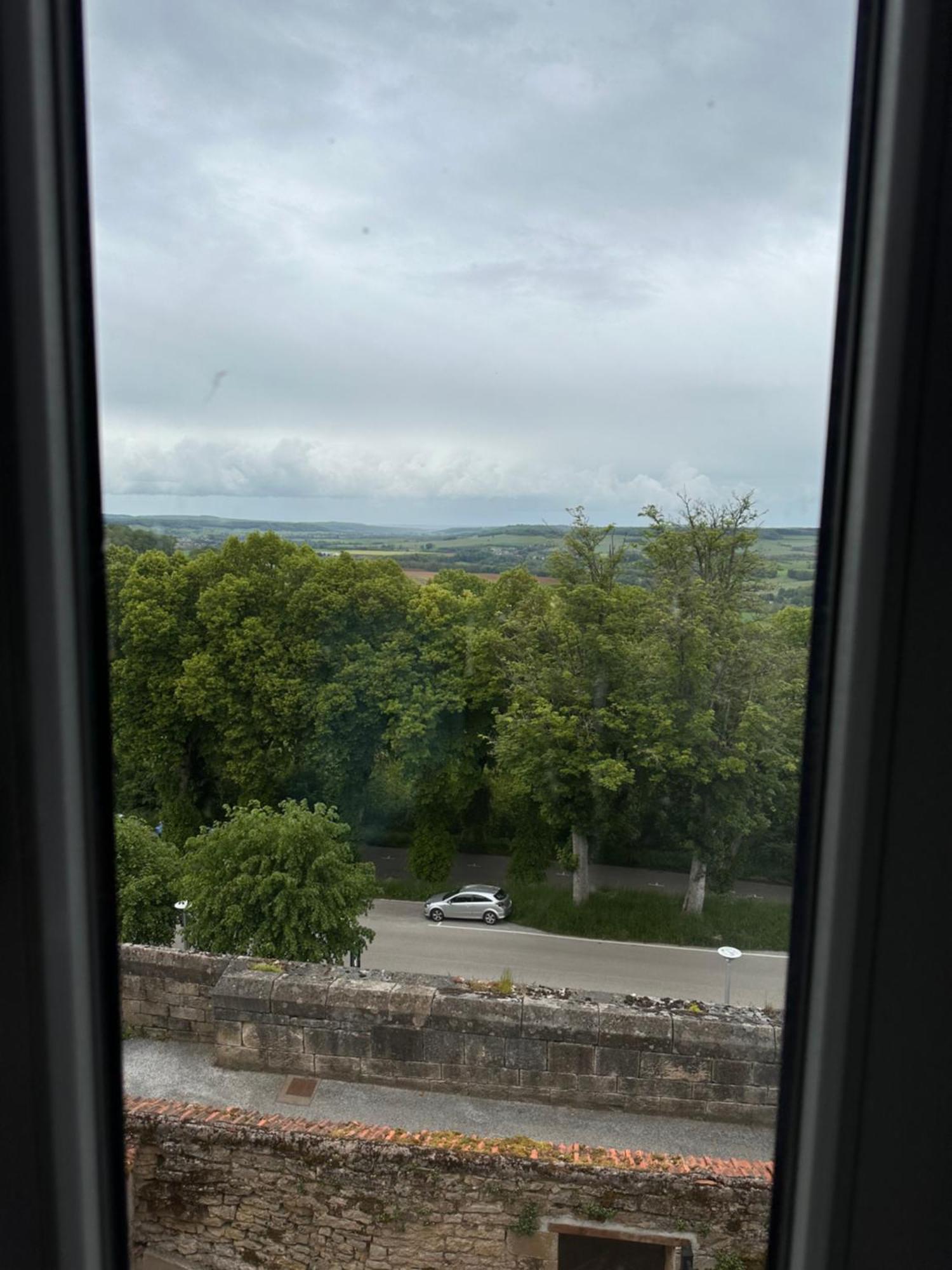 Les Remparts Apartment Langres Exterior photo