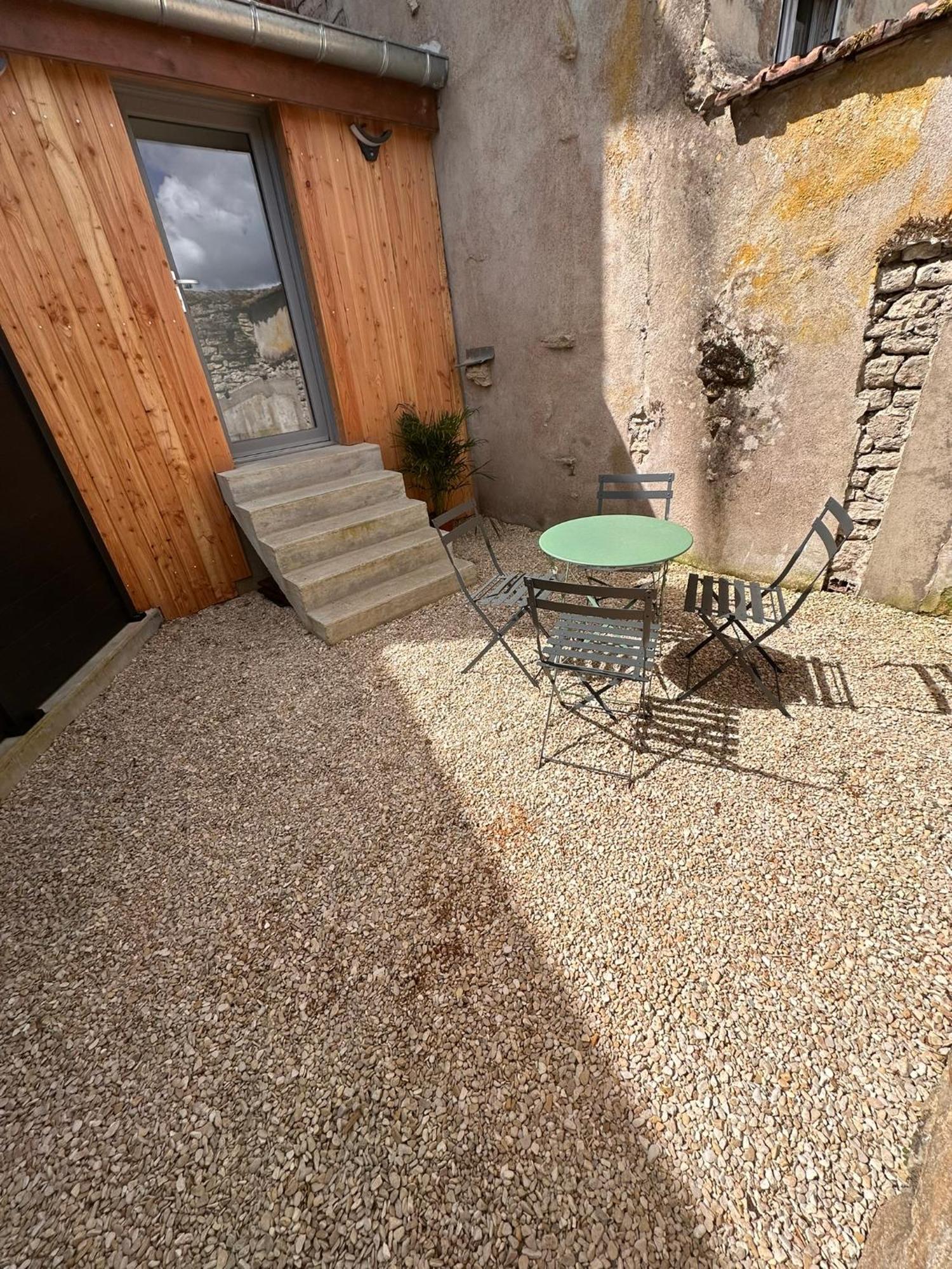 Les Remparts Apartment Langres Exterior photo